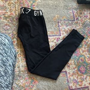 Gym shark leggings